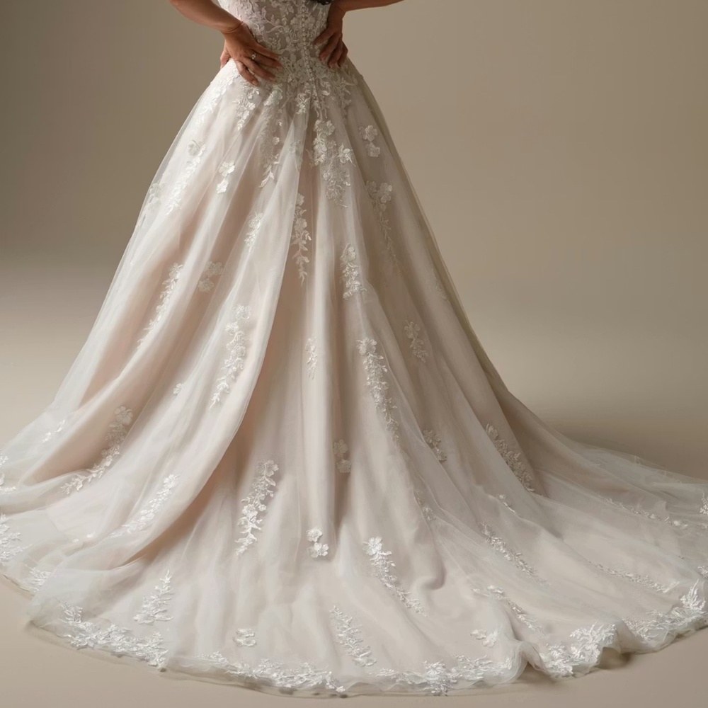 Maggie Sottero Jennifer Wedding Dress - Picture 3 of 4
